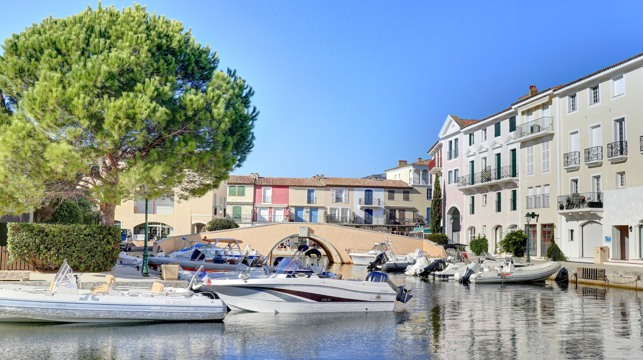 Port Grimaud, ville lacustre