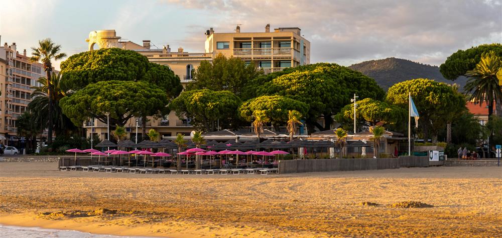 Restaurant de plage sur la Plage du Centre Ville à Sainte Maxime