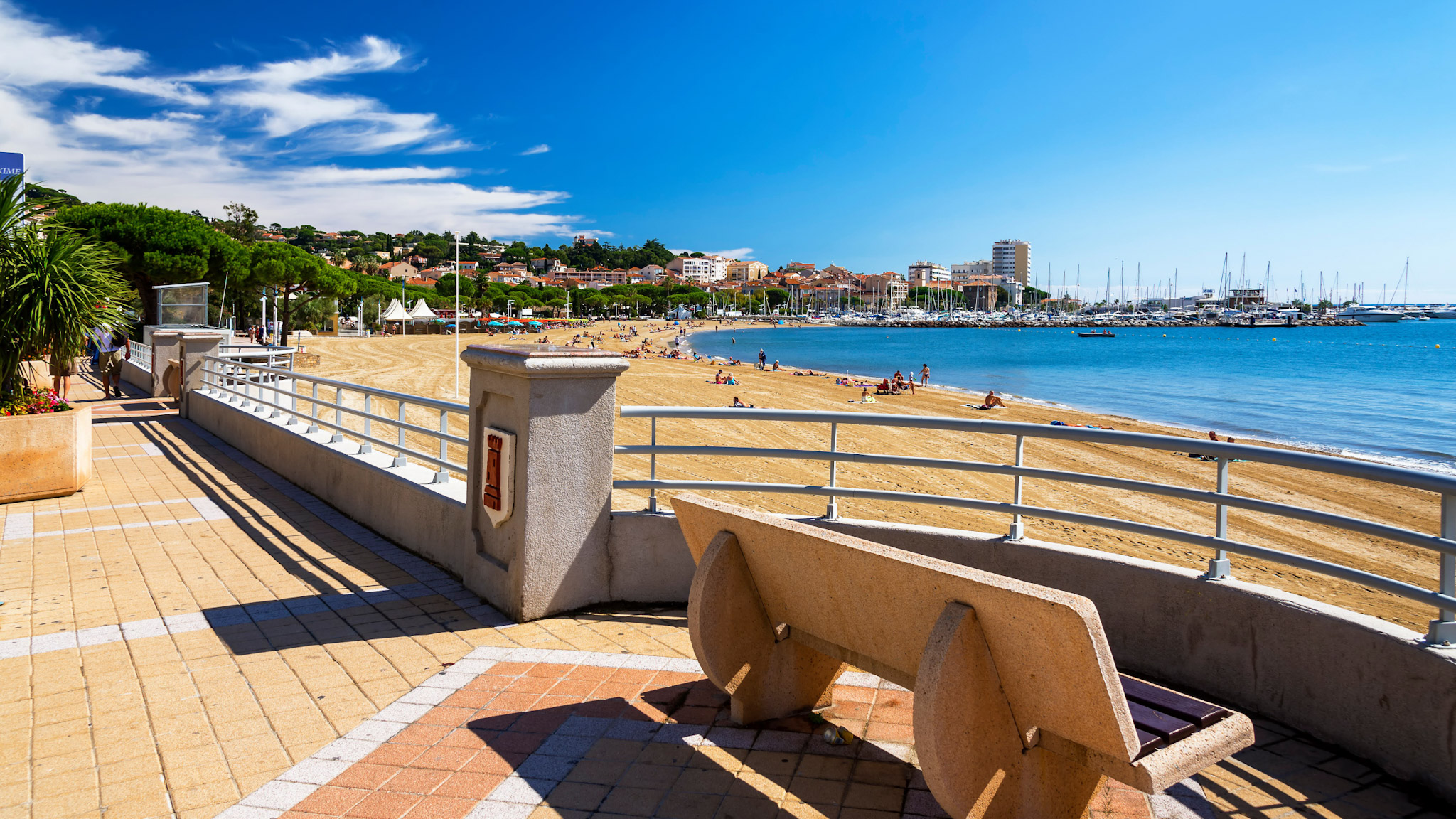 Panorama sur la Plage du Centre ville à Sainte Maxime