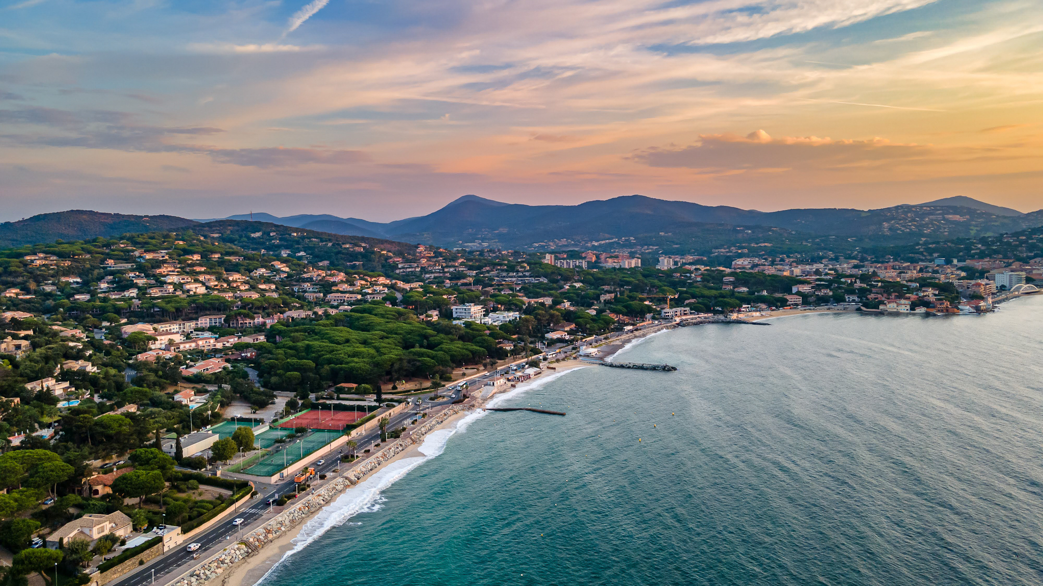 Sunset sur la plage de la Croisette à Sainte Maxime