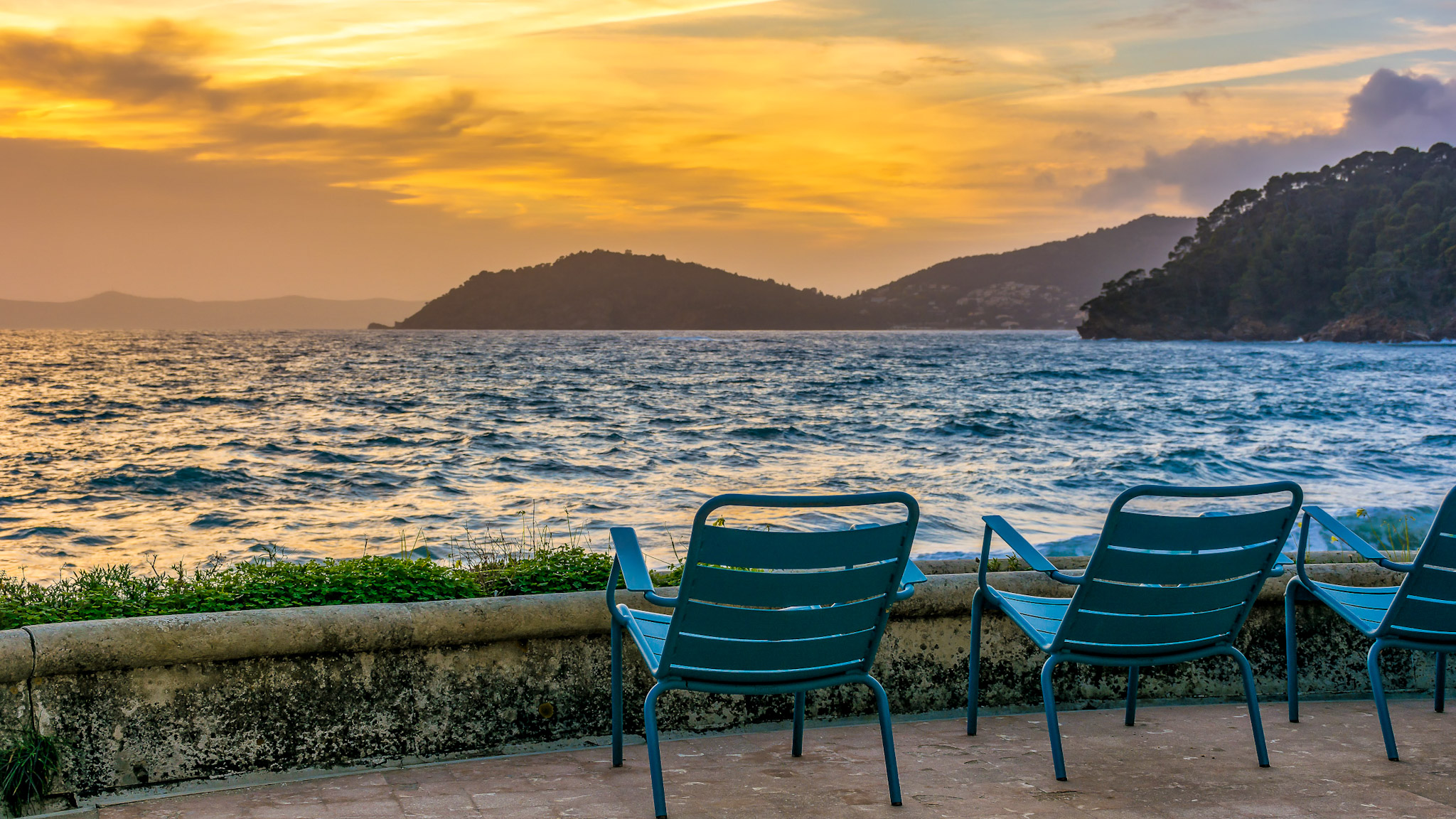 Saint Tropez: Coucher de soleil en méditerranée